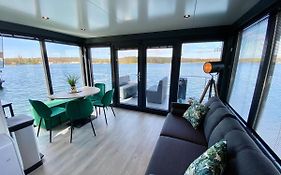 Houseboat Mookerplas